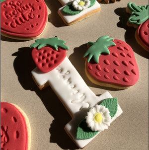 Strawberry Cookie Cutter Stamper with Ejector 4.5cm