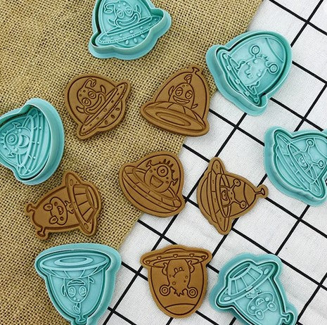 Space Aliens Cookie Cutter & Stamp Set