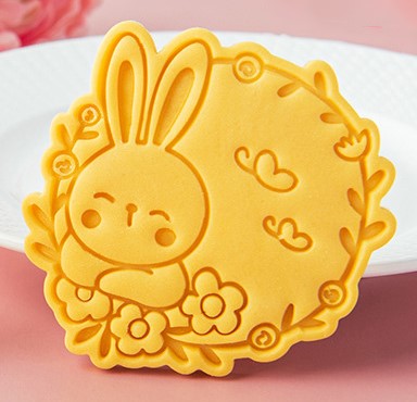 Cute Rabbit in Wreath Cookie Cutter & Stamp